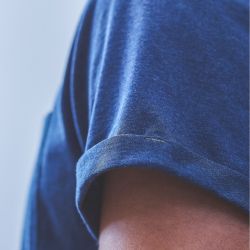 T-shirt chiné bleu marine  en coton biologique – 190gr