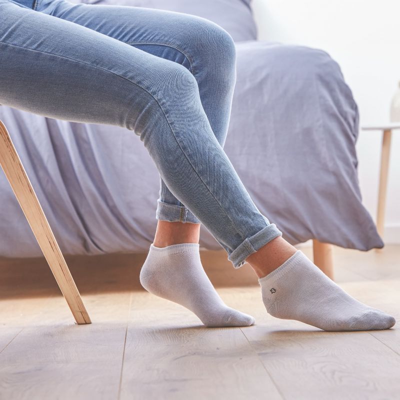 https://billybelt.com/8821-large_default/coton-ankle-socks-white-silver.jpg