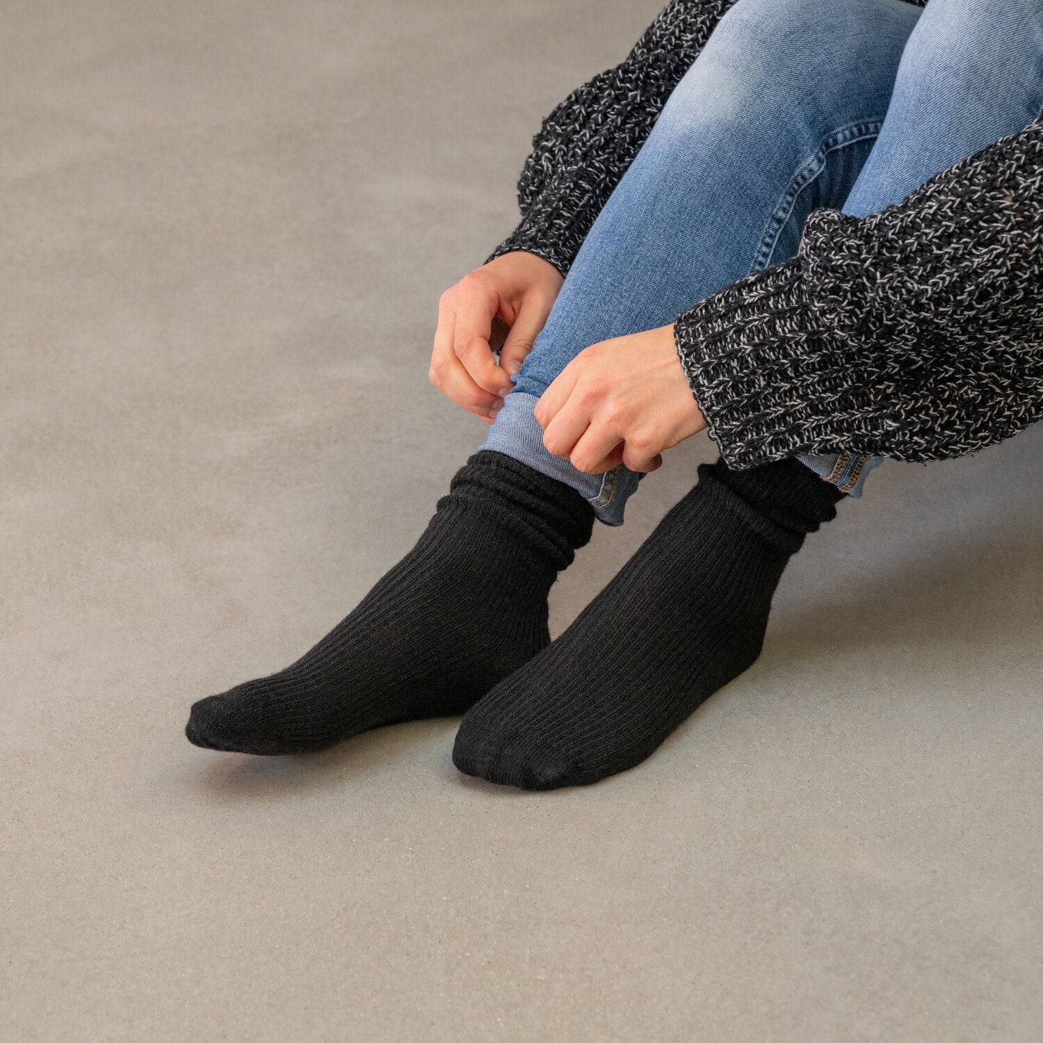 Wool socks with angora Black