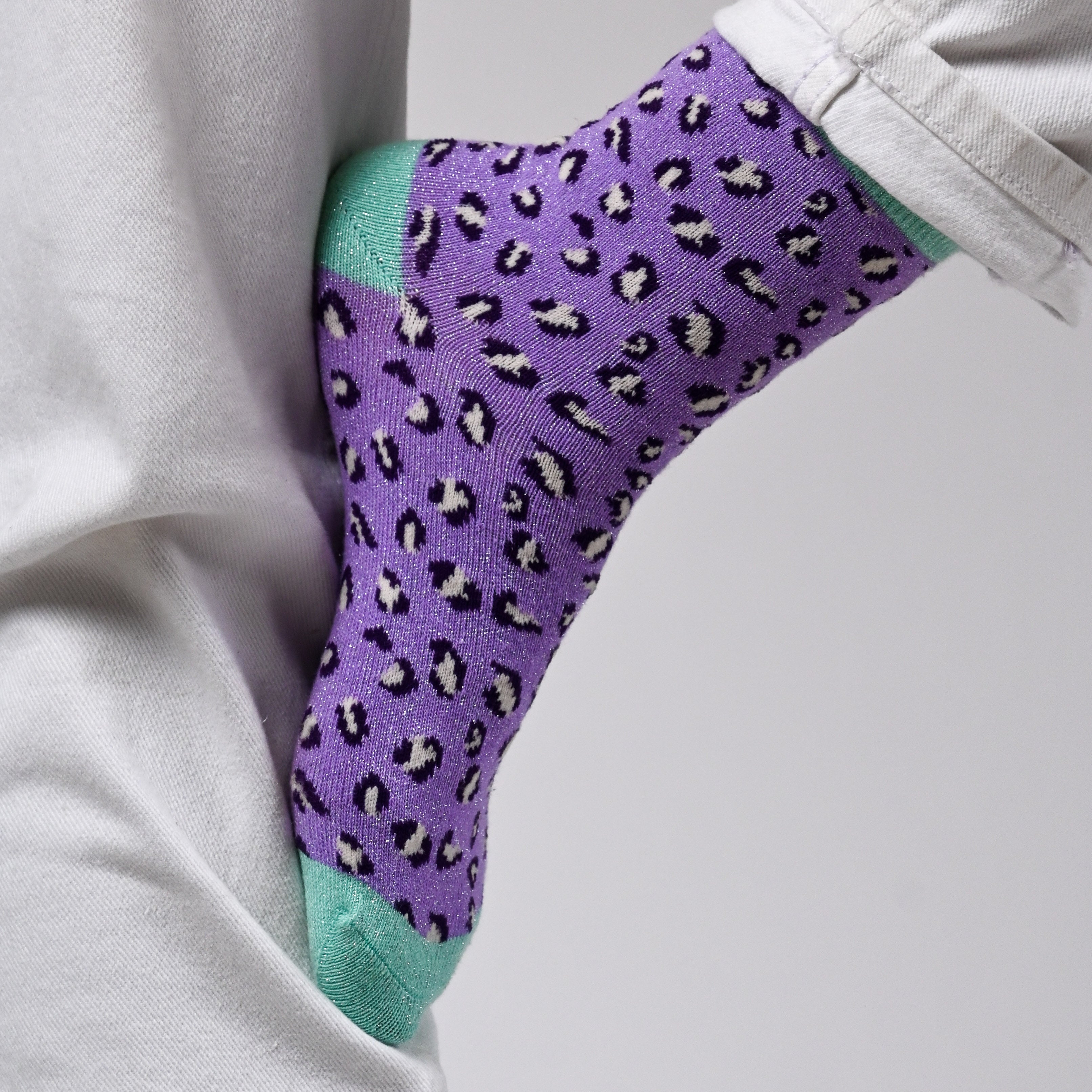 Glitter socks in combed cotton Leopard - Purple and sea green