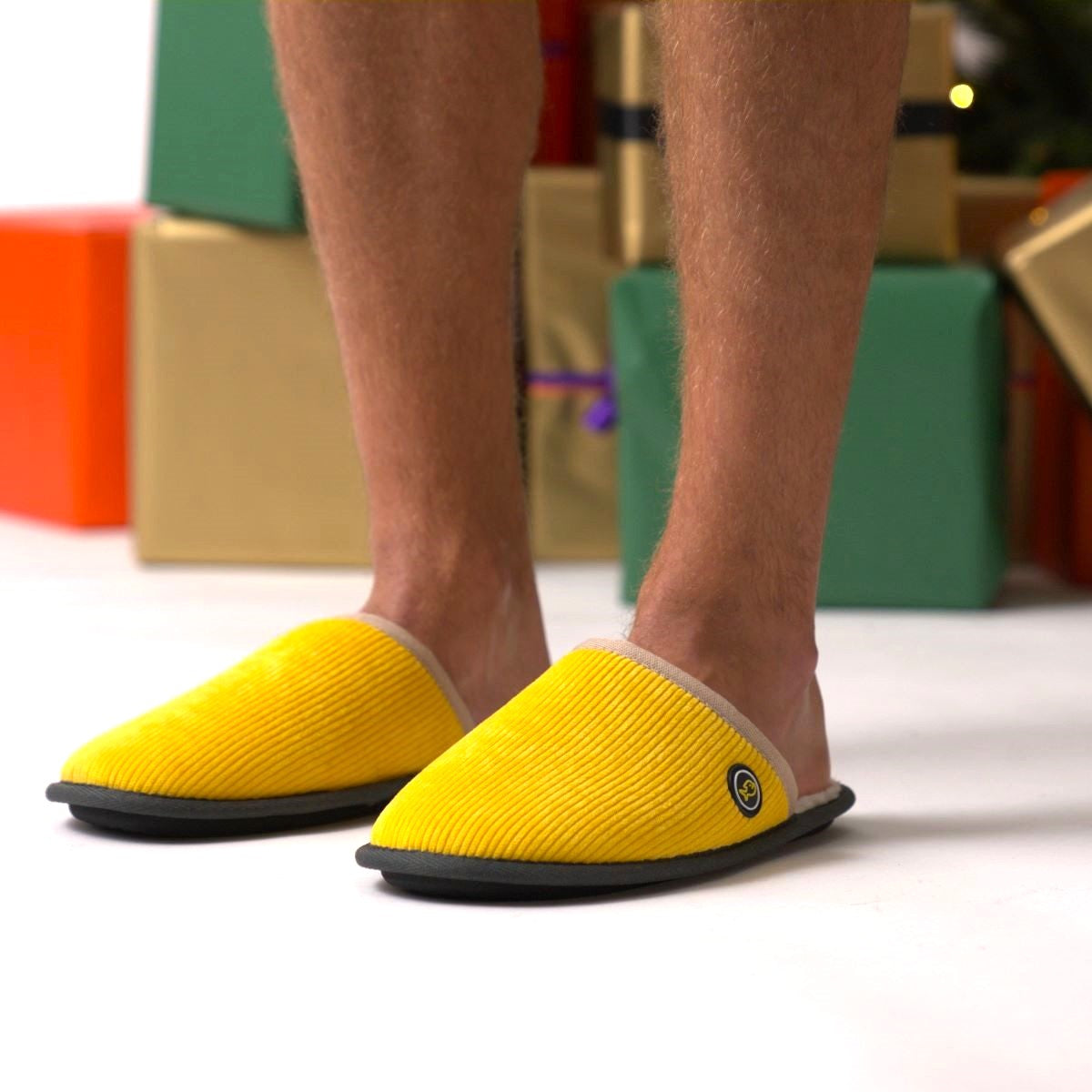 Chaussons en velours côtelés Jaune