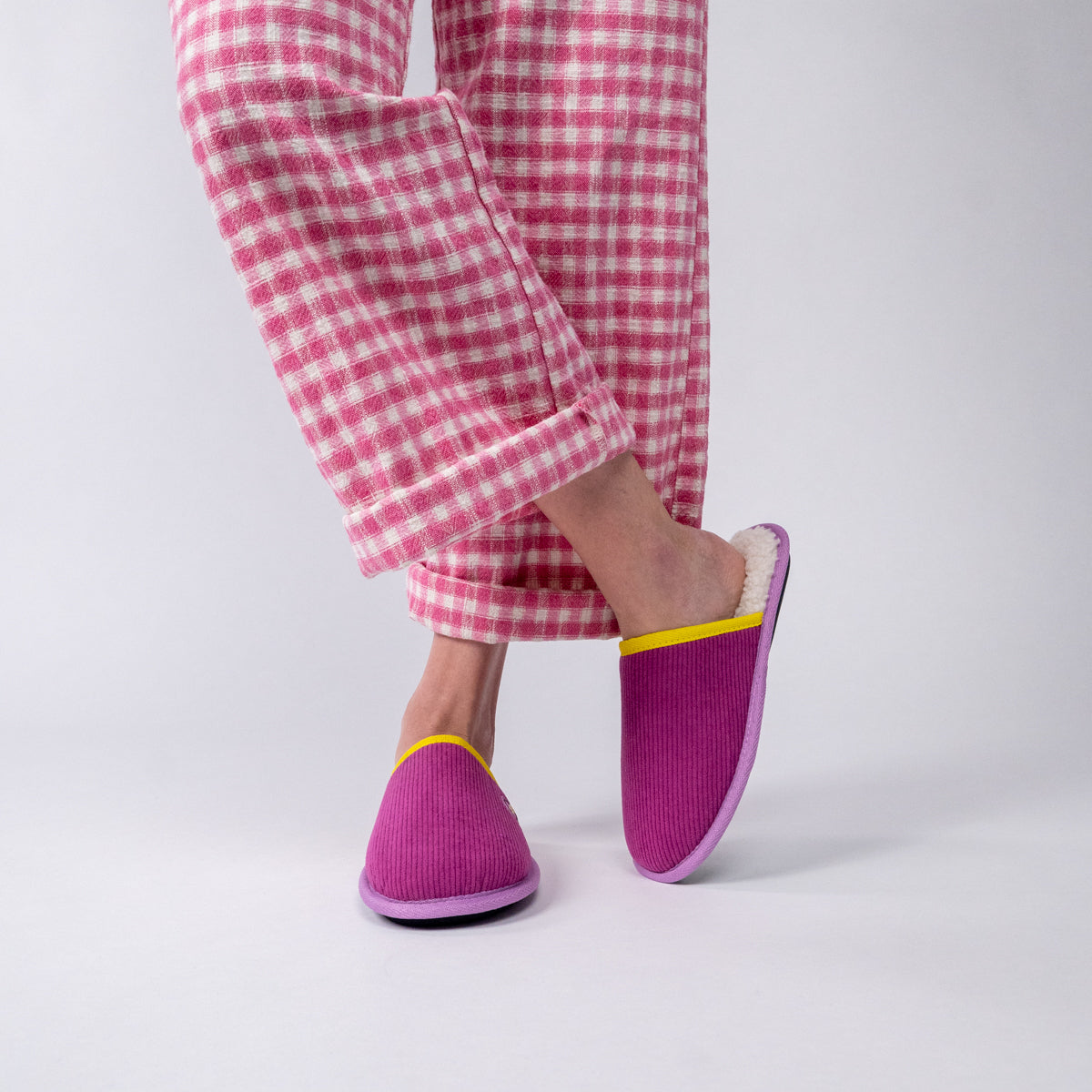 Ribbed velvet slippers Pink