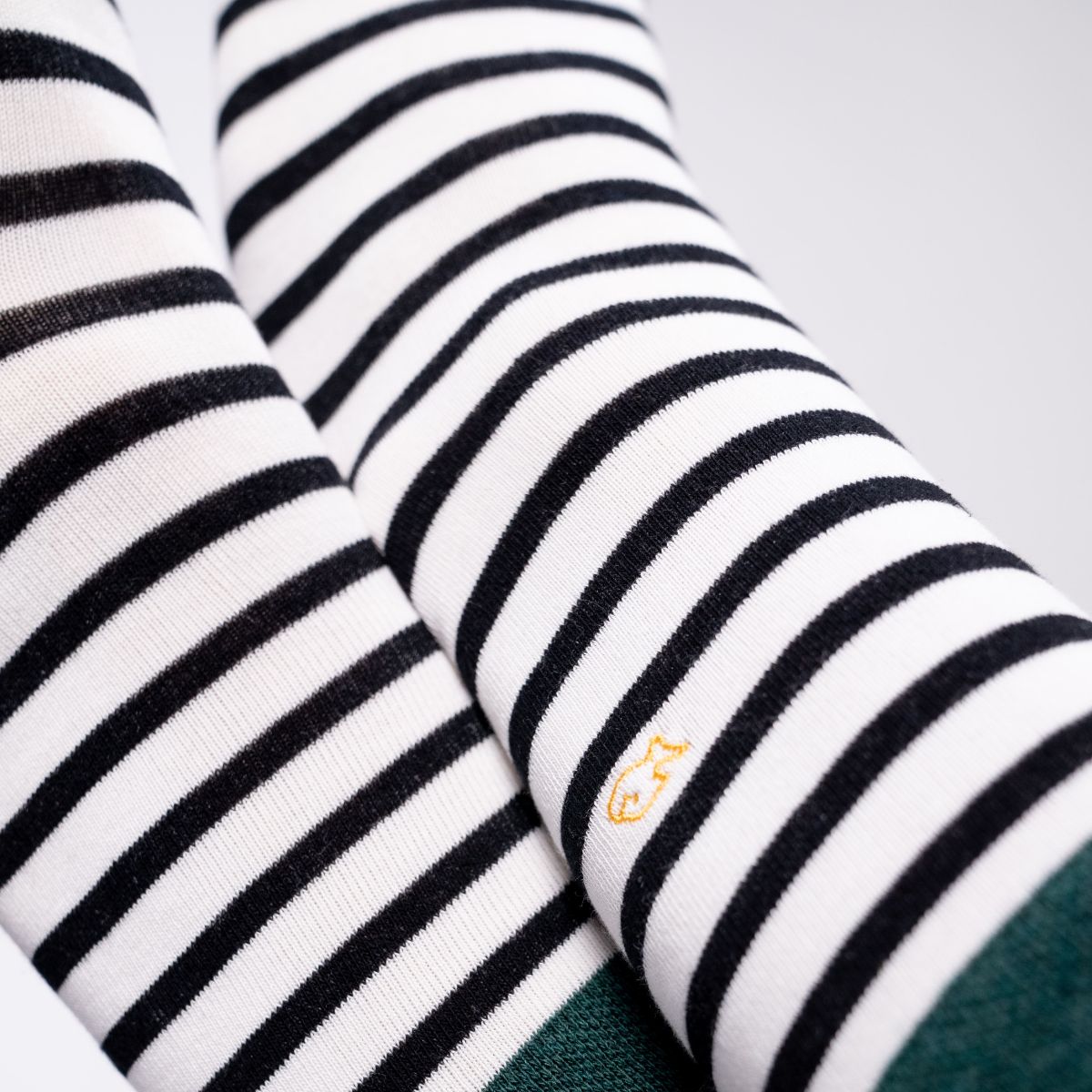 Chaussettes en coton peigné A rayures larges - Blanc et noir